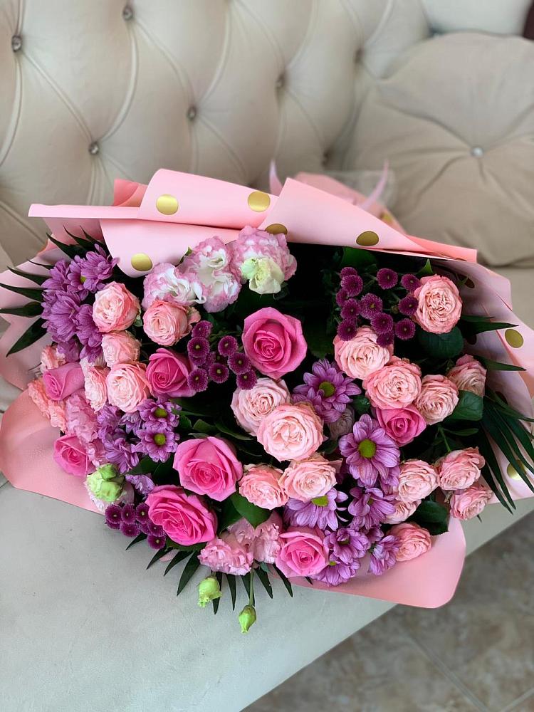 Букет цветов из: Хризантемы, Розы и Лизиантусы в Дубне Чеховского района