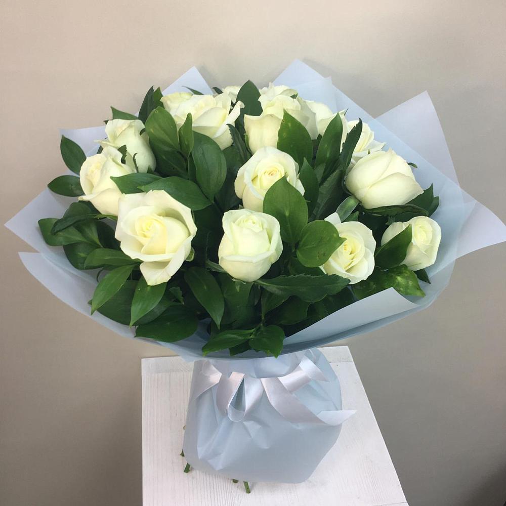 Букет 15 Белых роз Проуд в Дубне Чеховского района