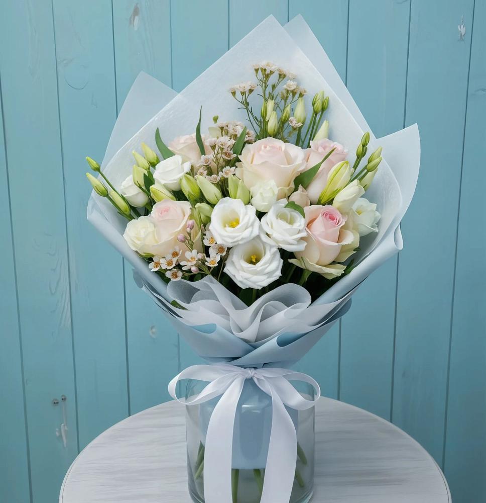 Букет цветов из: Розы и Лизиантусы в Дубне Чеховского района