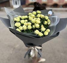 Букет Белые кустовые розы Солинеро в Дубне Чеховского района