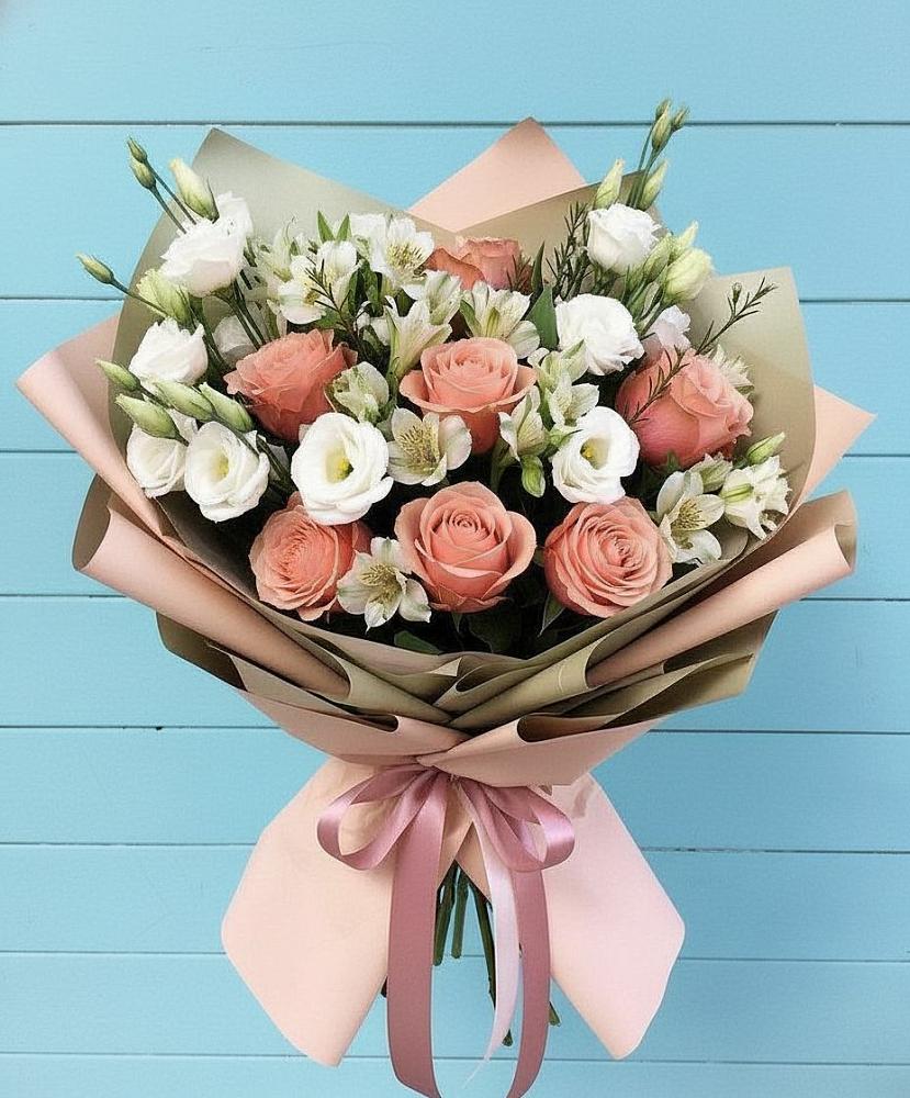 Букет цветов из: Розы, Альстромерии и Лизиантусы в Дубне Чеховского района