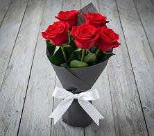 Букет 5 Красных роз Эдлесс Лав в Дубне Чеховского района