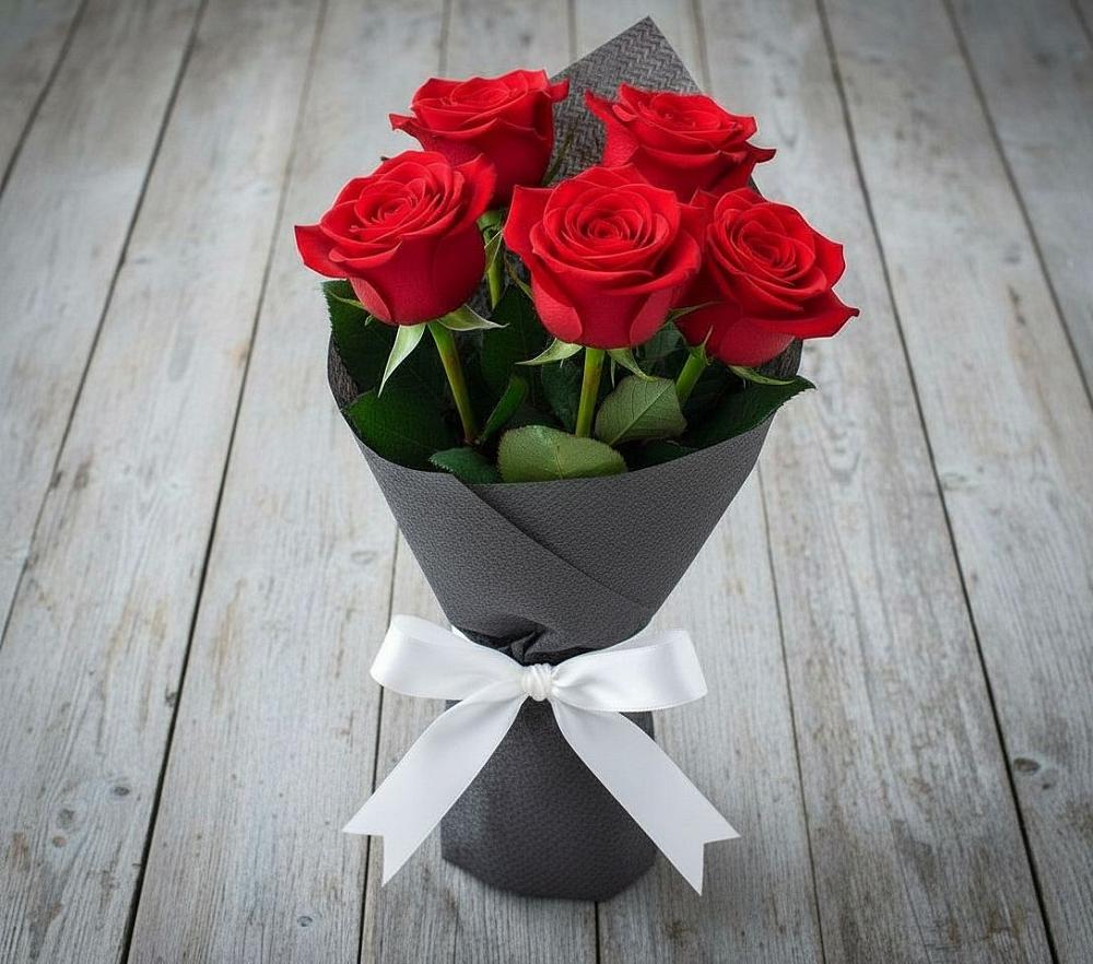 Букет 5 Красных роз Эдлесс Лав в Дубне Чеховского района