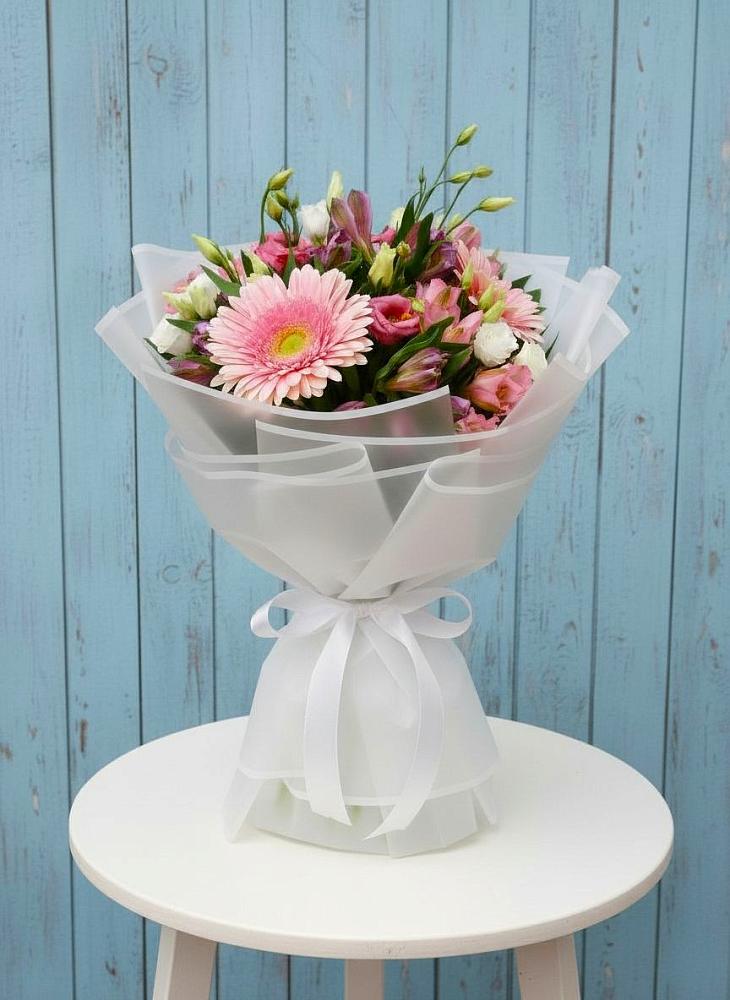 Букет цветов из: Герберы, Альстромерии и Лизиантусы в Дубне Чеховского района