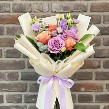 Букет цветов из:  Лизиантусы и Розы в Дубне Чеховского района