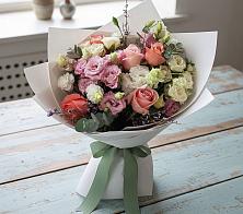 Букет цветов из:  Розы, Лизиантусы и Гвоздики в Дубне Чеховского района