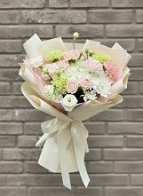 Букет цветов из:  Гвоздики, Розы, Лизиантусы и Хризантемы #REPLACE_PRED# Дубне Чеховского района