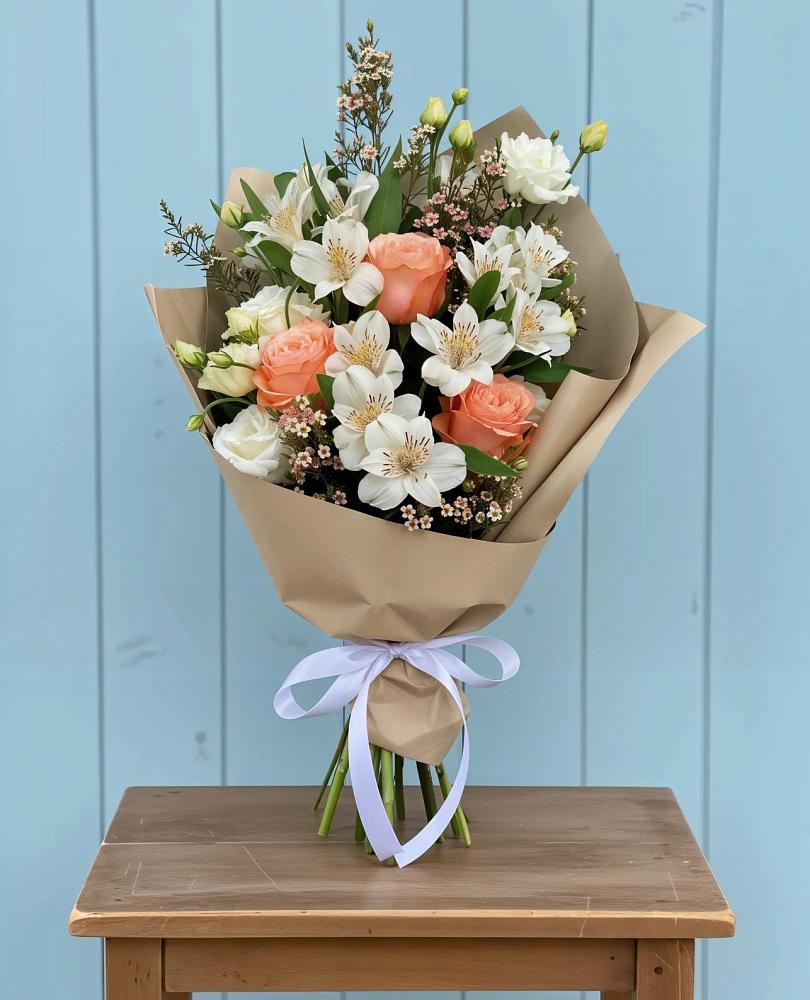 Букет цветов из: Альстромерии, Лизиантусы, Розы и Хризантемы в Дубне Чеховского района