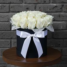 Цветочная композиция из Розы в шляпной коробке в Дубне Чеховского района