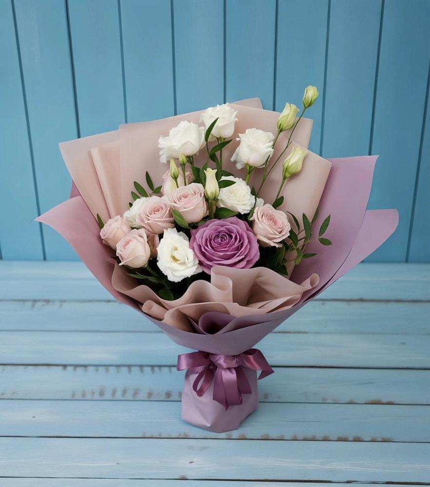 Букет цветов из: Розы и Лизиантусы в Дубне Чеховского района